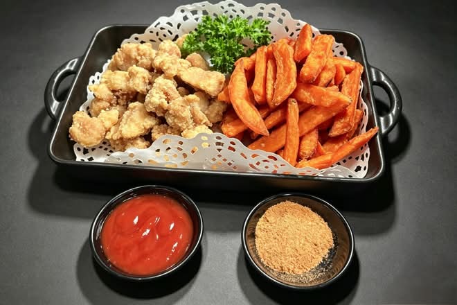 Popcorn Chicken & Yam Fries Platter / 盐酥鸡&红薯条拼盘